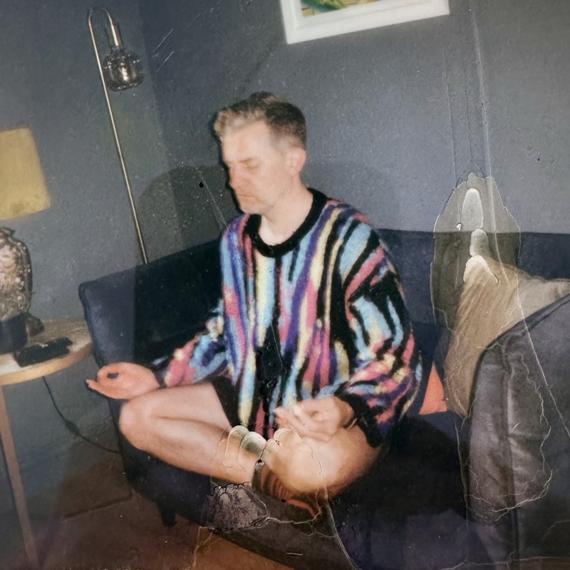 Gar meditating